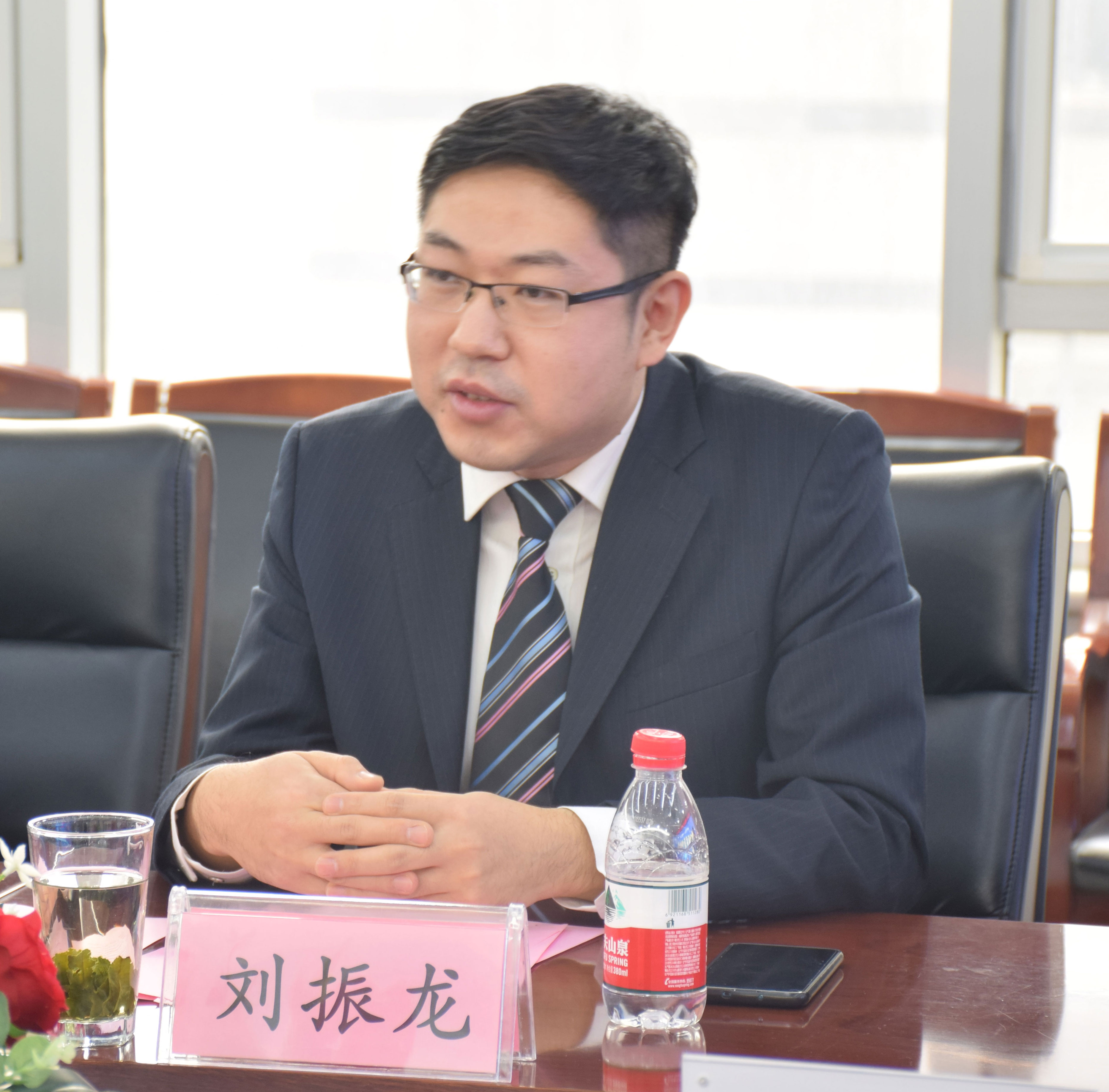 ���ذ����۽����ֶ��ᣬ����������ʵ�ֹ�ҵЭͬ������������������ʱ�ٷ�����������Ԫ��ս��Ͷ��(ͼ4)